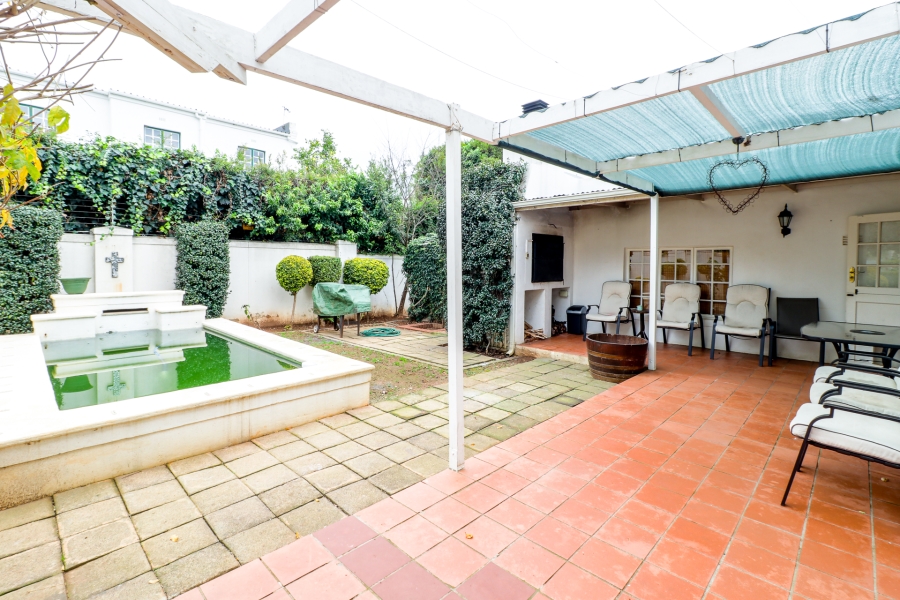 3 Bedroom Property for Sale in Paradyskloof Western Cape